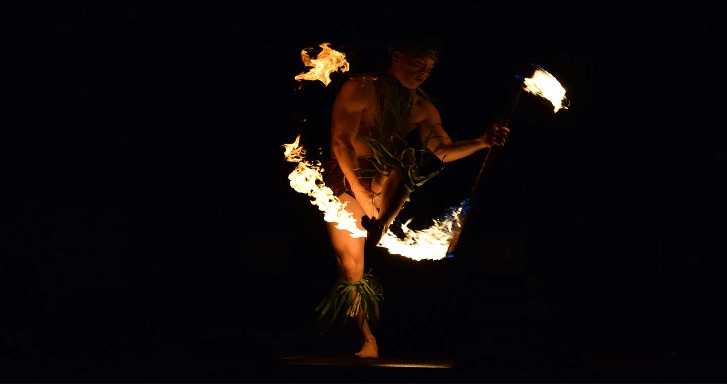 hawaiian fire dancing